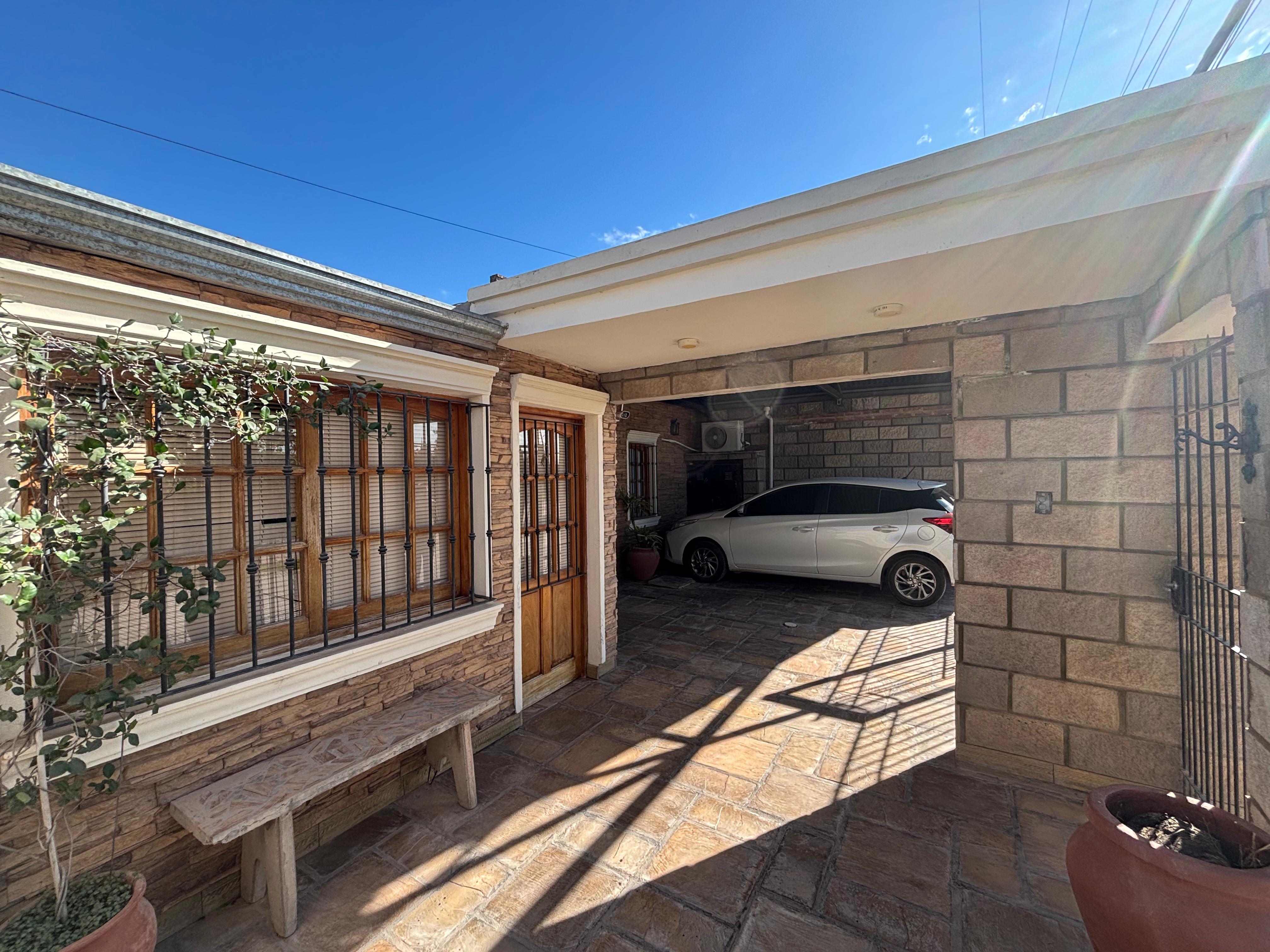 Fachada principal de la casa