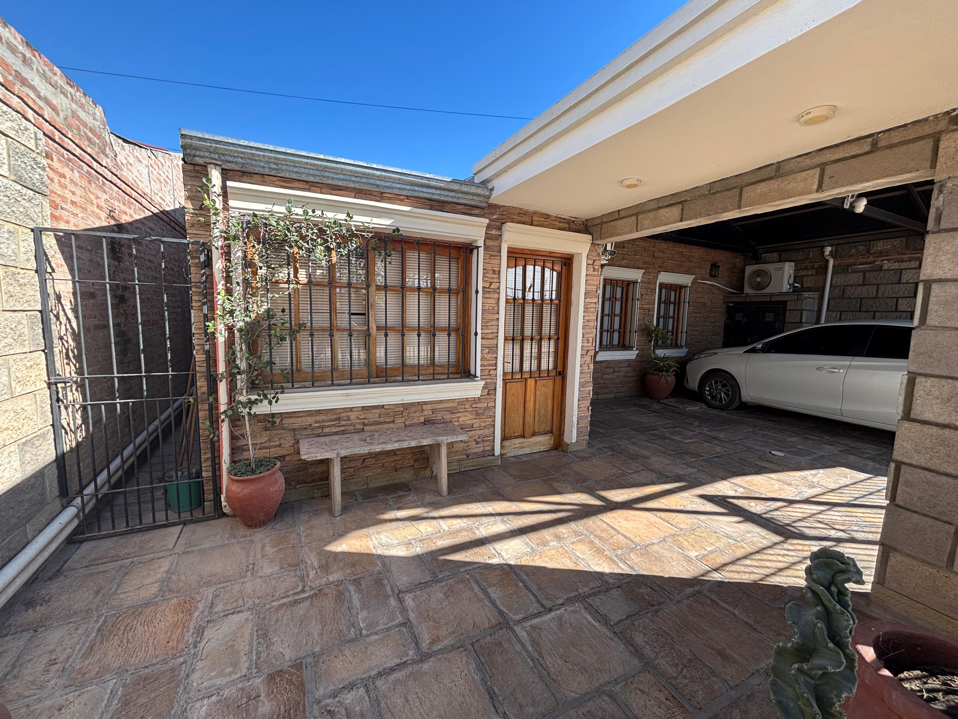 Fachada principal de la casa