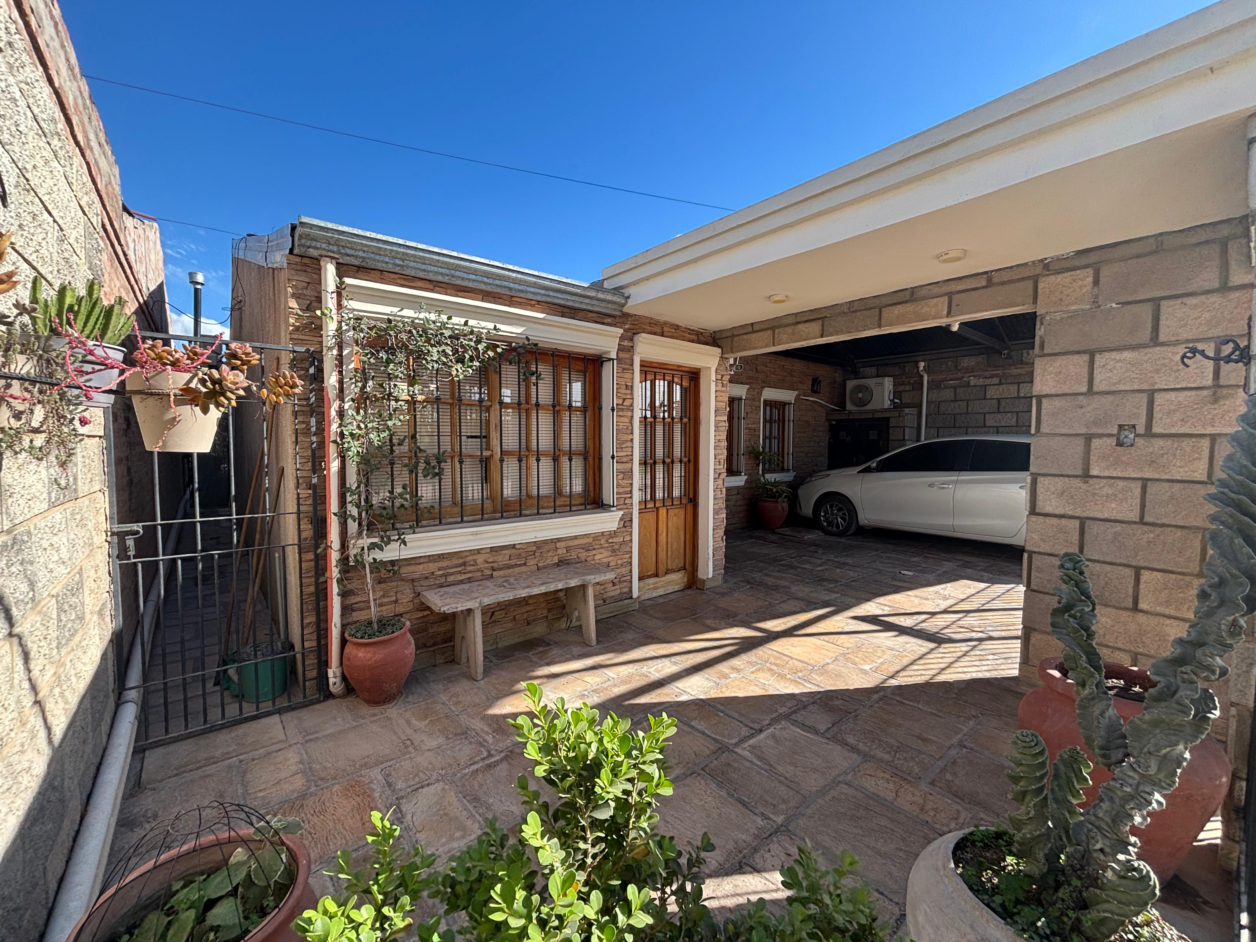 Fachada principal de la casa